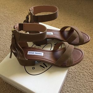 Steve Madden Suede Summer Sandals 8.5